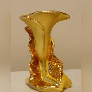 Vtg McCoy Calla Lily Vase Yellow with 22 k Gold Accents.